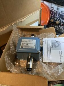 United Electric Controls J21K-232 Pressure Switch