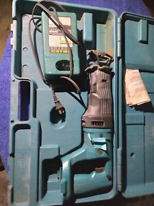 Makita JR180D Reciprocating Saw W/Case &amp; Battery Charger