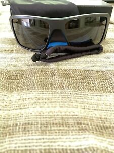 OAKLEY OO9380-1866 SI Double Edge TBL BLUBLK w/ Prizm Grey