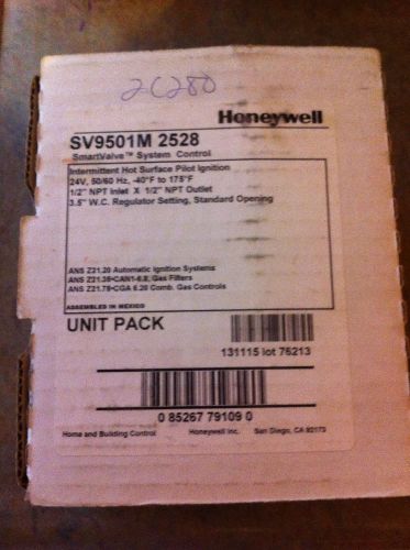 Honeywell SV9501M2528 Gas Smart Valve 1/2&#034; x 1/2&#034; Nib