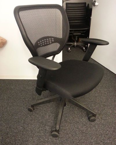 11 Used Mesh Chairs for Sale