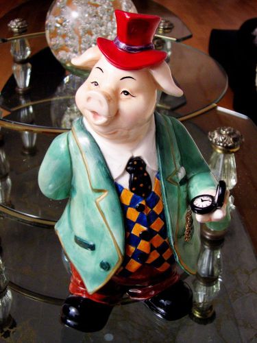 Pig  figurine  adorable!!! rare find!!! for sale