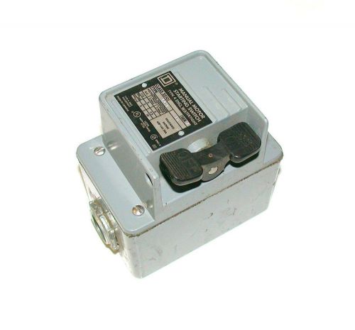 SQUARE D MANUAL MOTOR STARTING SWITCH 30 AMP MODEL 2510KW2H  (3 AVAILABLE)