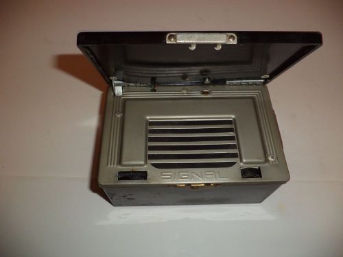 Signal radio model 141 RCA Hazeltine corp photofact bakelite receiver
