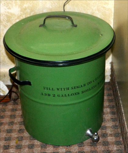 Large Vintage Green enamel pot  Bee feeder ?  Beekeeping Equipment Smoker