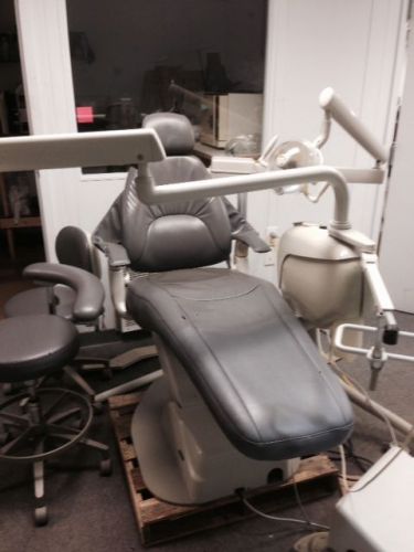 MARUS DENTAL CHAIR AND MARUS FULL OPERATORY