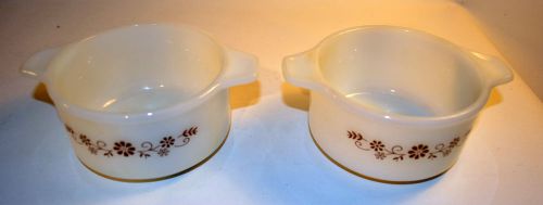 Set of 2 Pieces Vintage Small Milk Glass Dynaware Pyr-o-rey Bowl with Handles