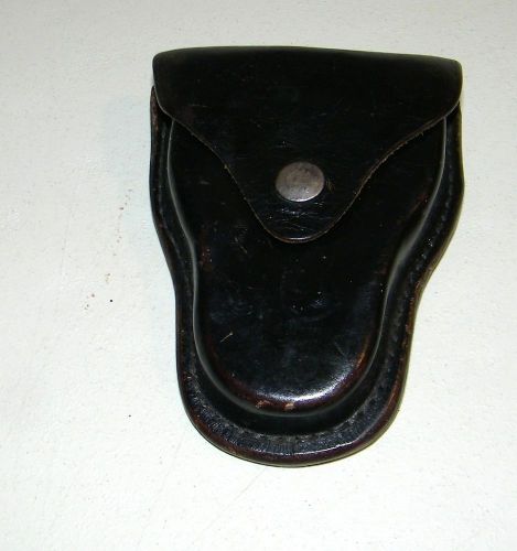 Bucheimer Black Leather Duty Belt Hand Cuff Case Holster 5&#034; x 4&#034; VGC