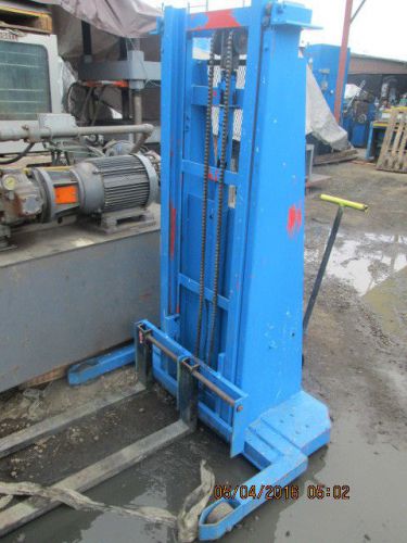 Presto model pst94-mod hydraulic lift / die cart / straddle stacker 1750 lbs for sale