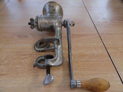 VINTAGE UNIVERSAL NO. 2 MEAT GRINDER w/ 3 MEAT STRAINERS AND WOOD HANDLE