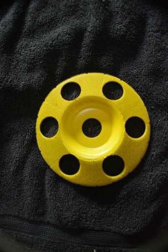 Sanding disc’s (flat face)) sd550h 7/8 bore yellow fine 5 inch diameter for sale
