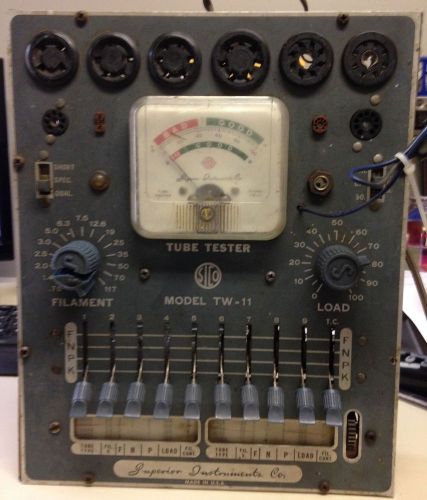Tube tester superior instruments model tw-11. u.s.a 1960&#039;s Powers On