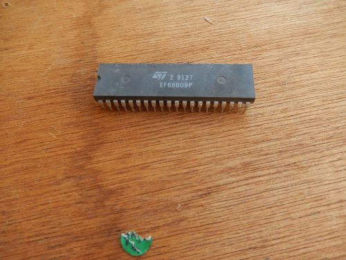 STMicroelectronics EF68B09P ic chip  vintage cshlf1-14
