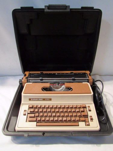 VINTAGE Silver Reed Electric Typewiter SP-8700 with HardShell carry case JAPAN