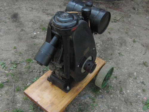 Old Antique Briggs &amp; Stratton Gas Engine Model R2