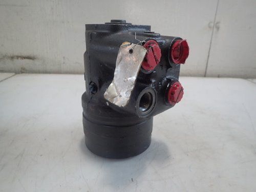 USED EATON 2533044-002 HYDRAULIC MOTOR, CHAR-LYNN 3/4&#034;npt ,BOXZM