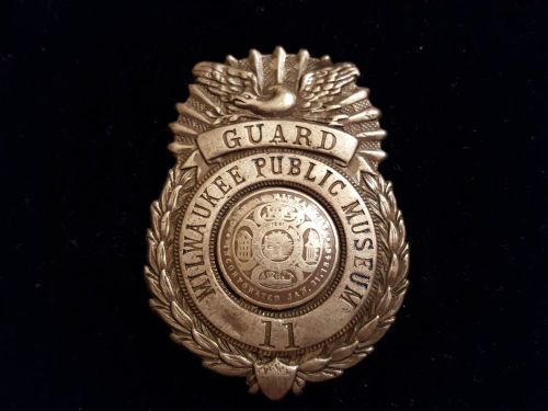 ANTIQUE STERLING SILVER CITY OF MILWAUKEE MUSEUM GUARD BADGE #11 WISC.  28 GRAMS