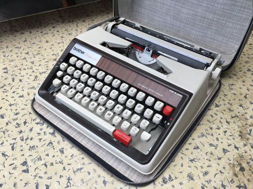 Vintage Brother Deluxe 1350 Typewriter