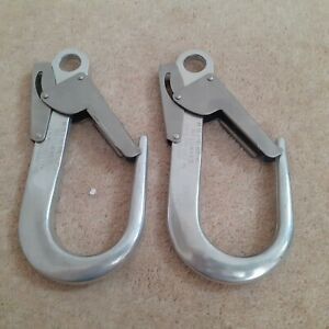 Two CT Scaffold hooks