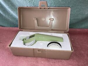 vintage DYMO Avocado Green 1610 label maker in original case
