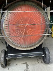 MASTER 125,000 BTU Silent Drive Radiant Heater Fueled by Diesel or Kerosene