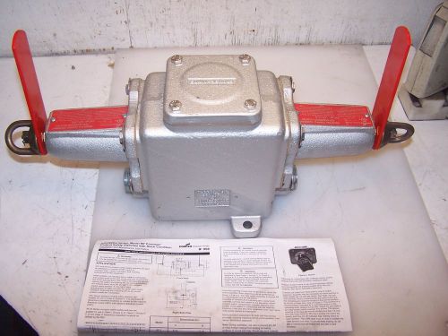 New crouse hinds hazardous loc double ended conveyor control switch afu0333-55 for sale