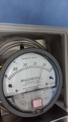 DWYER Magnehelic w47f Pressure Gage