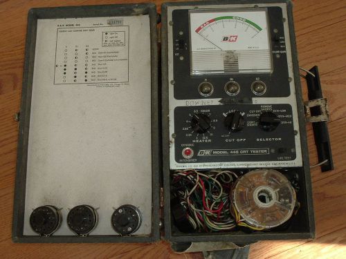 CRT &amp; tubes tester Dynascan B&amp;K 445 good for TV and radio repair tool.