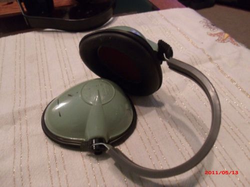 1 SET OF SOUND BARRIER  PROTECTION HEARING CUPS FOR EARS, WEARS BEHIND HEAD,