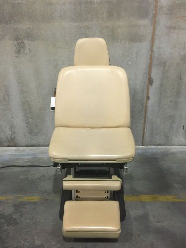 Midmark 411 Procedure Chair