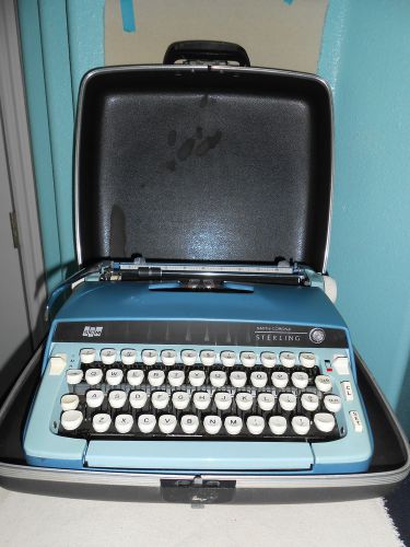 VINTAGE SMITH - CORONA STERLING MODEL TYPEWRITER WITH PORTABLE CASE