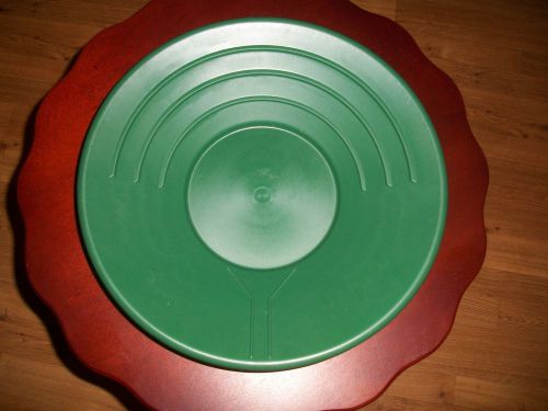 LOOK 14&#034;GREEN GOLD PANNING PAN GREAT PAN FOR THE MONEY GOLD PANNING,PROSPECTING