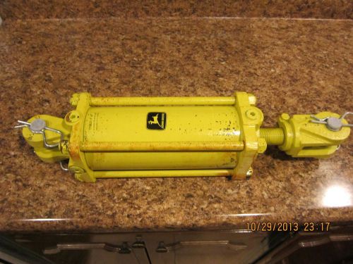 NEW!!!  Yellow John Deere  hydralic cylinder