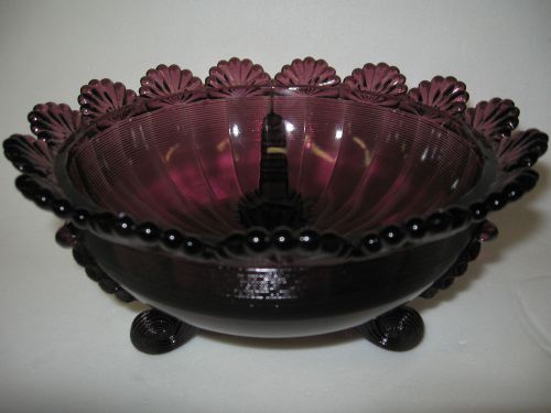 Purple amethyst glass tabletop serving candy fruit bowl klondyke pattern purple