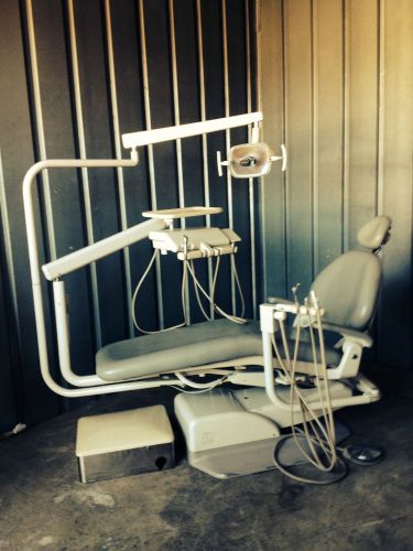 A-Dec1021 Radius Dental Chair &amp; Cascade Delivery Unit w/ Assistant Arm &amp; Light