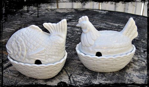 Vtg OMO JAPAN White Ceramic FISH and HEN Chicken on a BASKET Condiment Servers