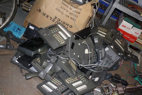 Lot of Office Phones Lucent Avaya 6424D+ &amp; 6416D+ and more