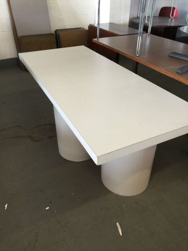 TABLE in WHITE COLOR LAMINATE 6ft LONG