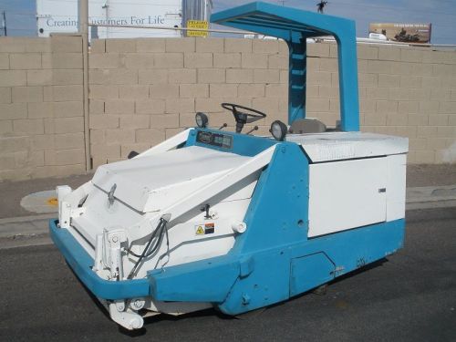 TENNANT 255 PARKING LOT FLOOR SWEEPER IN EX. CONDTION.
