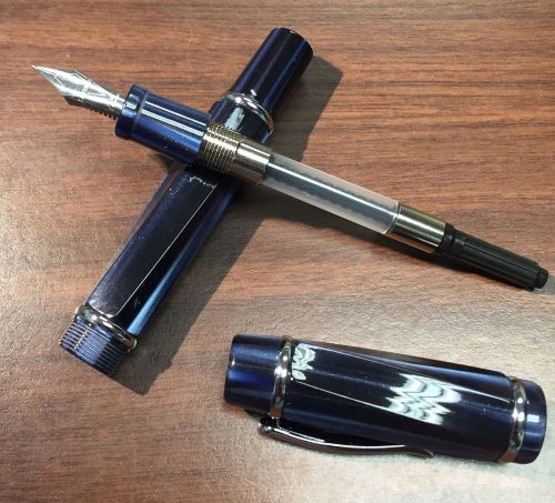 Levenger Facets Fountain Pen, Midnight Blue -  Mint Condition
