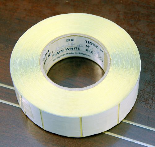 Roll of 1000 blank white security RF tags stickers UPC labels 4x4 cm