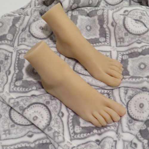 NEW WOMEN REALISTIC BALLERINA GYMNAST DANCER SILICONE MANNEQUIN FOOT FEET