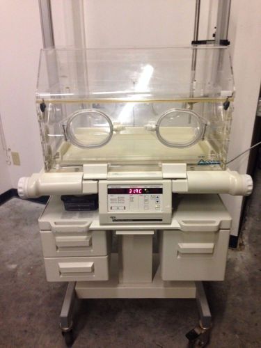 GE/Ohmeda Care-Plus 4000 Infant Incubator