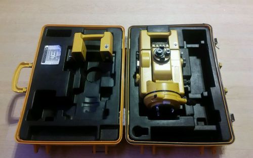 TOPCON  GTS-2B Total Station W/ 2 batteries NON TESTED FOR PARTS OR REPAIR NICE!