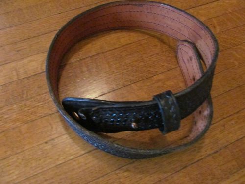 Genuine police dutyman 4021u 4-row stitch leather duty belt 2 1/4&#034; size 32 for sale