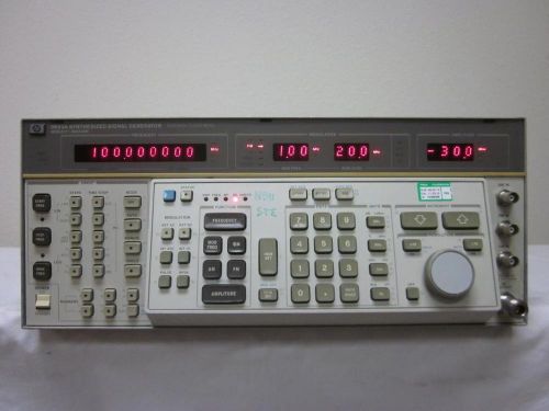 HP / Agilent 8663A 100 kHz to 2.5 GHz Synthesized Signal Generator w/ Opt. 002