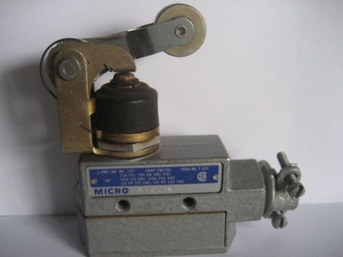 MICROSWITCH BZE6-2RN2 Enclosed Limit Switch, Top Actuator, SPDT, OLD STOCK