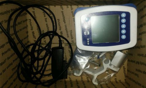 **NEW**Covidien Kangaroo Joey Enteral Feeding Pump with Pole Clamp and Charger
