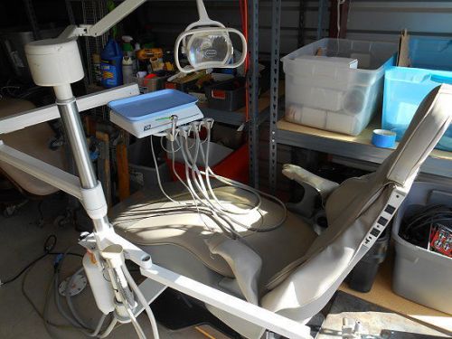 Dental Operatory Danserau Chair, LSM Unit, Celux Light, Assist Arm, Water Bottle