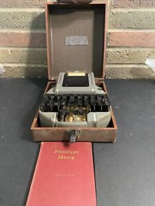 Stenographic Stenotype Machine w/ Case ~Chicago ~ Made In Usa With Book